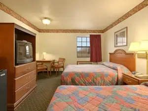 Super 8 by Wyndham White Hall