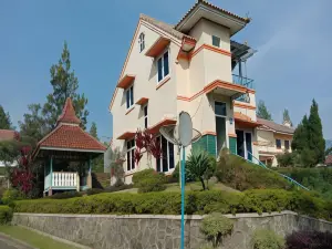 Villa Private Puncak