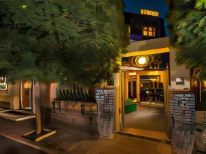 Uniqato Hotel
