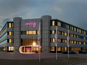 Moxy Amsterdam Schiphol Airport