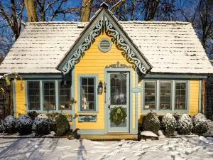 Buttermilk Falls Inn