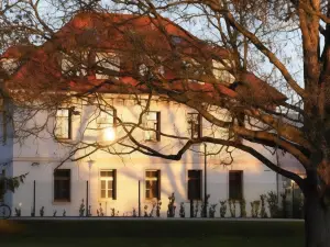 Hradná stráž Hotel&Apartments s privátnym Wellness