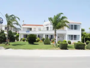 Miloi Rooms and Apartments