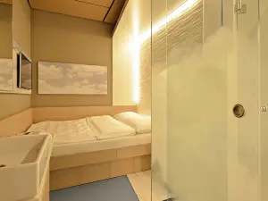 MY Cloud Transit Hotel - Guests with International Flight Only!
