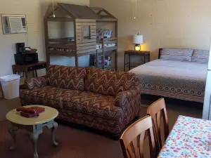 Cedar Falls Motel