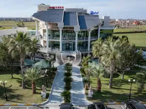 Hotel Univers Laç