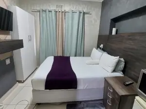 Latona Guest House