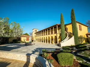 CaliPaso Winery & Villa