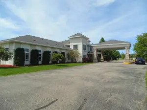 American Inn and Suites Houghton Lake