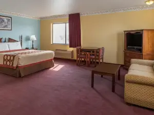 Super 8 by Wyndham Woodstock
