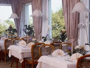 โฮเทล เรสเตอรองต์ ซาซาเนรี