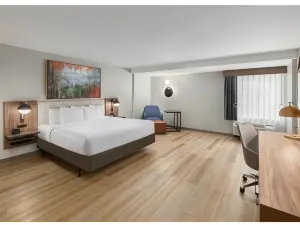 La Quinta Inn & Suites by Wyndham Knoxville Papermill