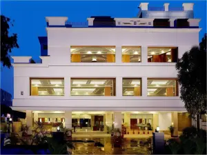 維加亞瓦達穆拉里園財富酒店