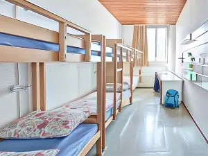 Ostello Montebello - Bellinzona Youth Hostel