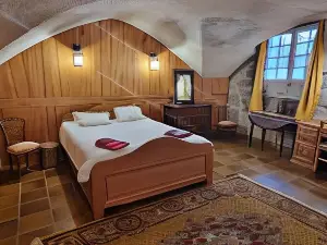Maison au Loup - Superbe Ancien Hotel Particulier du Xvie siècle au cœur de la Vieille Ville du Puy