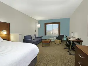 Holiday Inn Express & Suites Columbus North