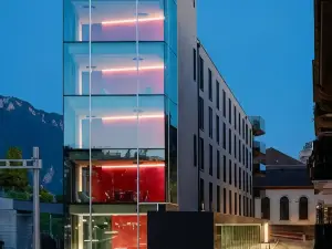"The Freddie Mercury" Hotel