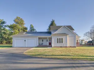 Charming Appomattox Home Half-Mi to Main Street!