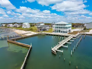 Shell Point 2 Bedroom Condo by RedAwning