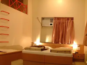 Hotel Ravi Kiran