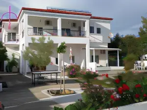 Apocalypsis Studios-Apartments