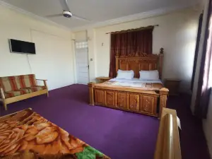 โรงแรม FR Darya E Swat