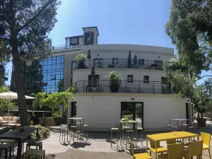 Appart' Hotel la Girafe Marseille Est - Porte d'Aubagne