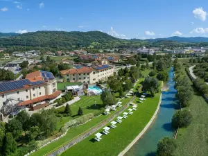 Sport Village Hotel & Spa