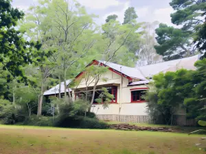 The Chalet Guesthouse and Studio