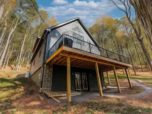 New Wintervue Home with Fireplace - Pet Friendly