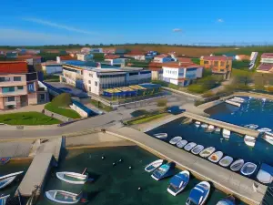 Hotel Petrčane