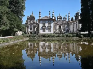 Casa do Adro de Parada