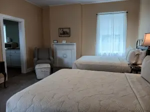 Lee House Inn