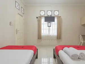 RedDoorz Syariah Near Terminal Batu Ampar 2