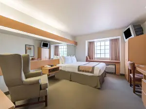 Microtel Inn & Suites by Wyndham Altus