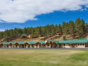 Rock Crest Lodge & Cabins