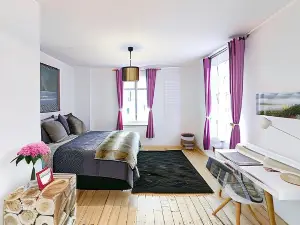 DesignLodge Apartments