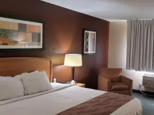 Travelodge by Wyndham Fargo West Acres
