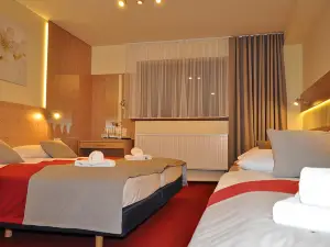 Pass Hotel