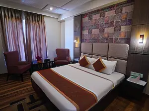 Hotel Idhayan Palace