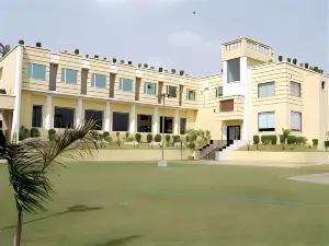 Lavanya Hotel- Near Alipur, Delhi