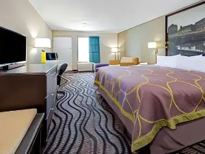 Super 8 by Wyndham Lakeland