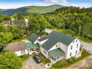 10 Min to Mountains Long Trail Suite