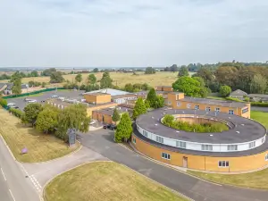 The Milestone Peterborough Hotel, Sure Collection by BW