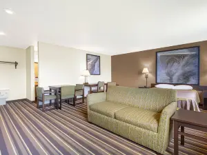 Super 8 by Wyndham Weston WV