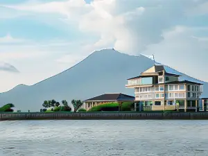 Livemax Resort Sakurajima Sea Front