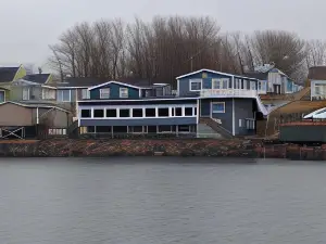 Auberge Bay Wind Suites