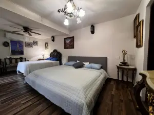 Hotel River Blue