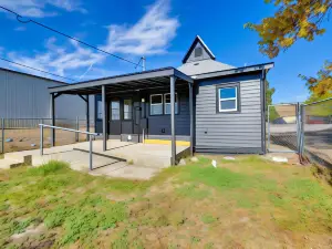 Pet-Friendly Thermopolis Home - Walk to Town!