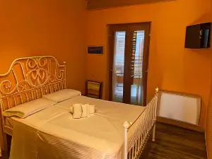 Lo Scoiattolo Country House